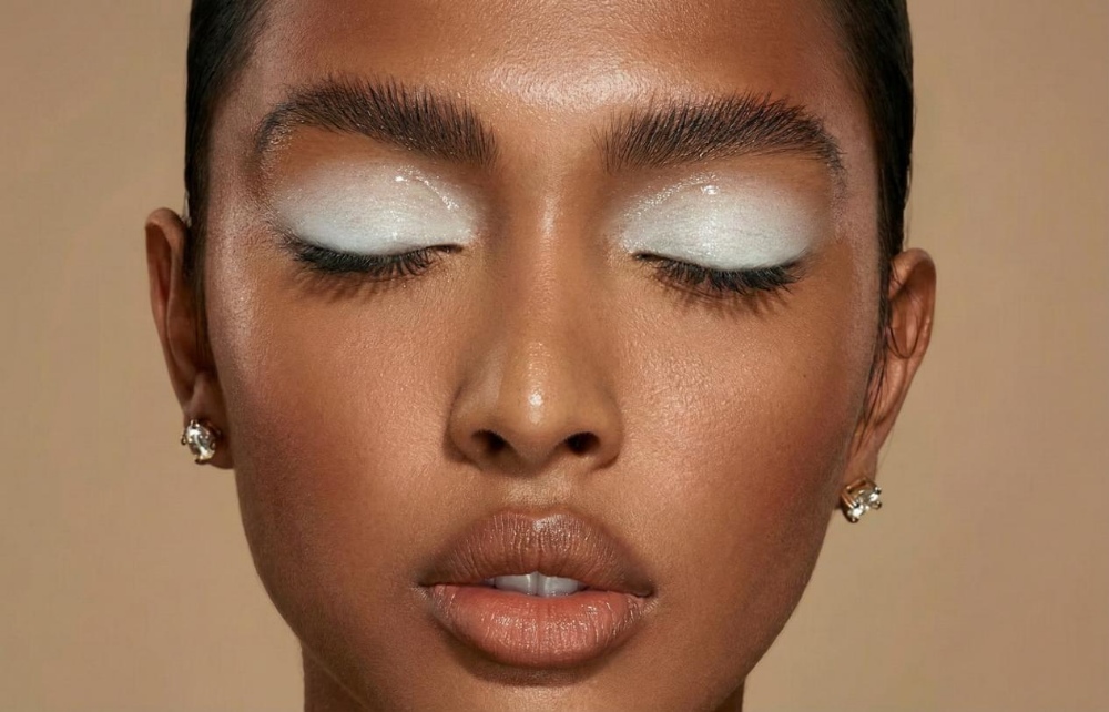 How to Create a Custom Eyeshadow Palette for Your Brand