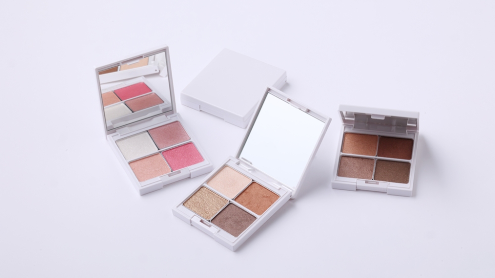 Why Are Mini Eyeshadow Palettes the Ultimate Travel Must-Have