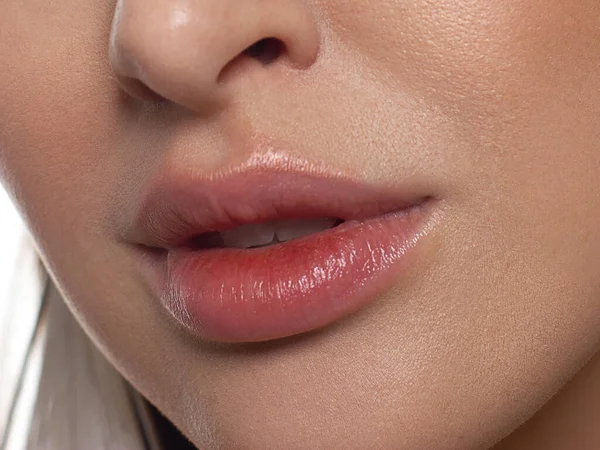Wrinkle-Reducing Lip Essence