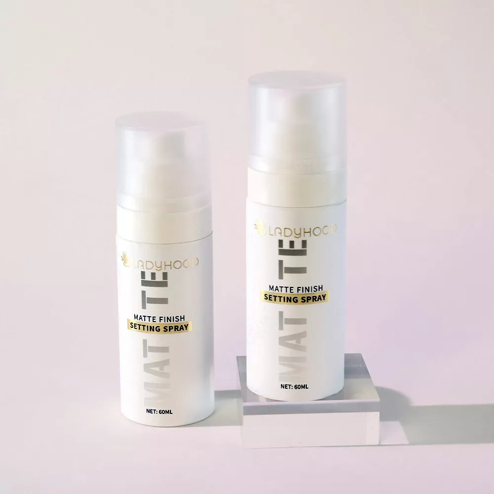 difference between dewy and matte setting spray